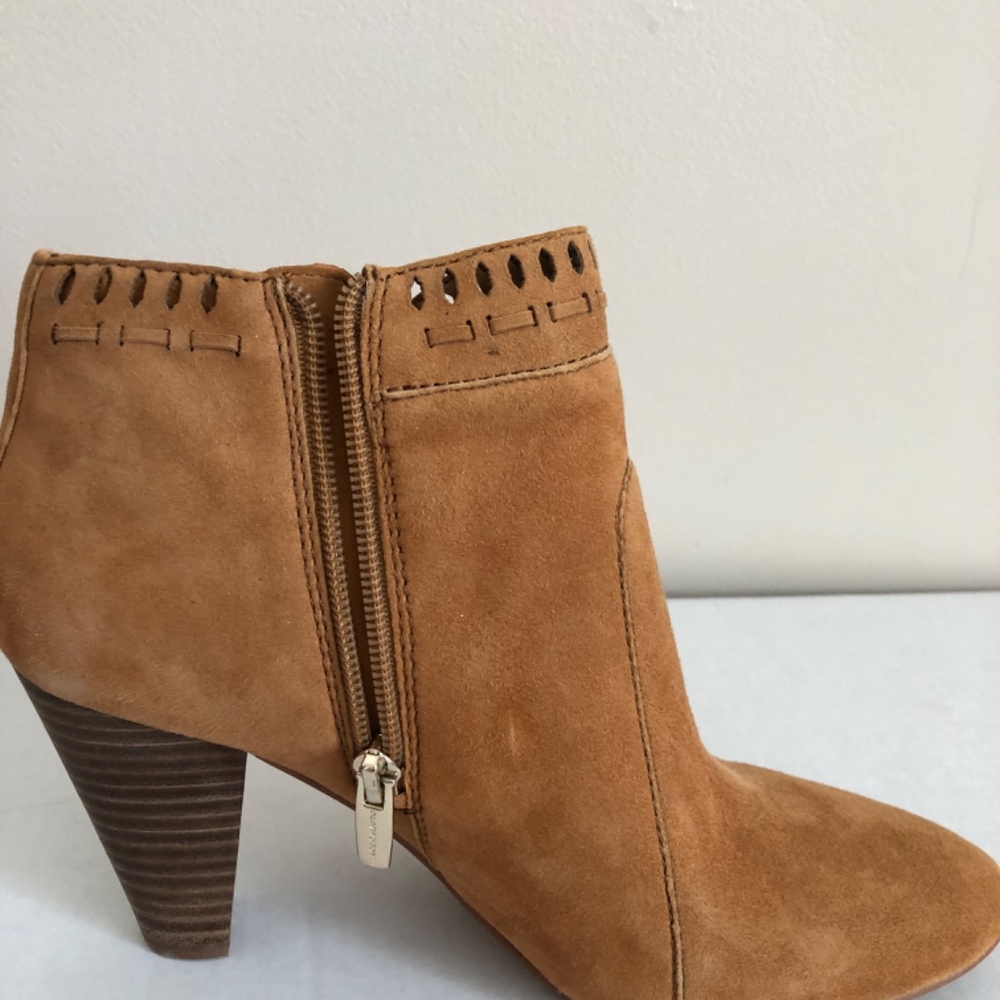 Boots - Picture 2 of 6